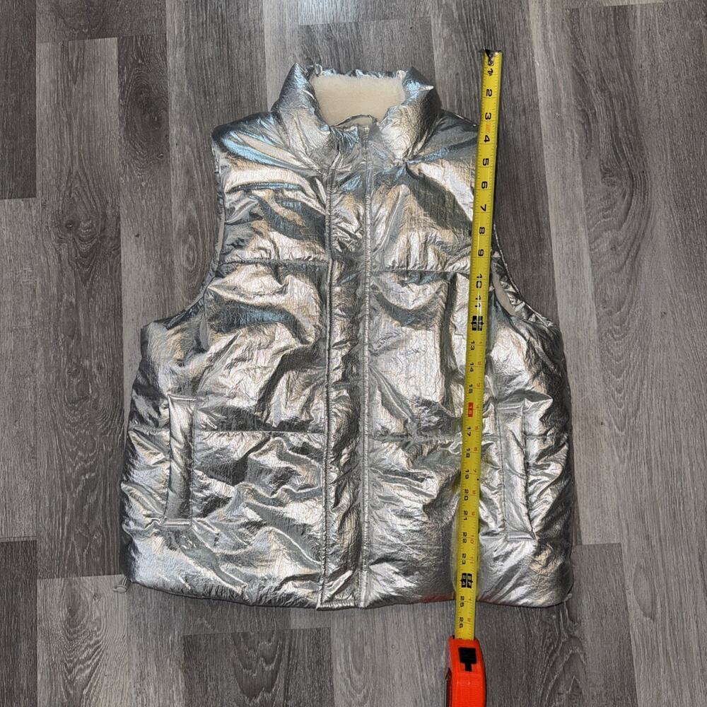 Metallic Silver Puffer Vest Faux Shearling Lined Full Zip Women’s Size Large y2k - Picture 5 of 9